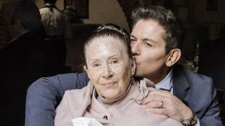 Muere la madre de Ernesto Laguardia: el actor comparte su dolor con un triste mensaje