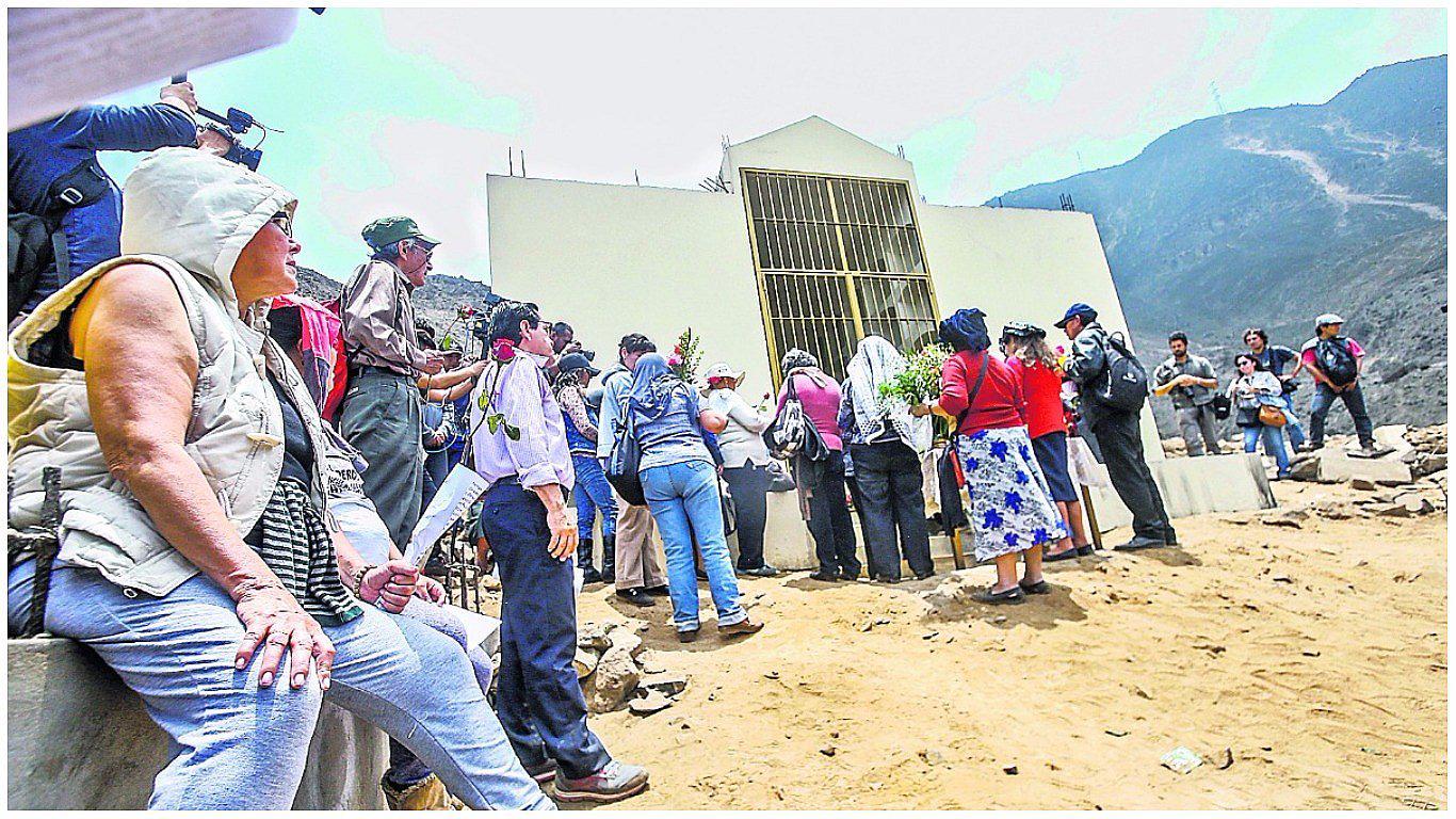 Juzgado penal rechaza exhumación y traslado de restos de mausoleo de Sendero Luminoso