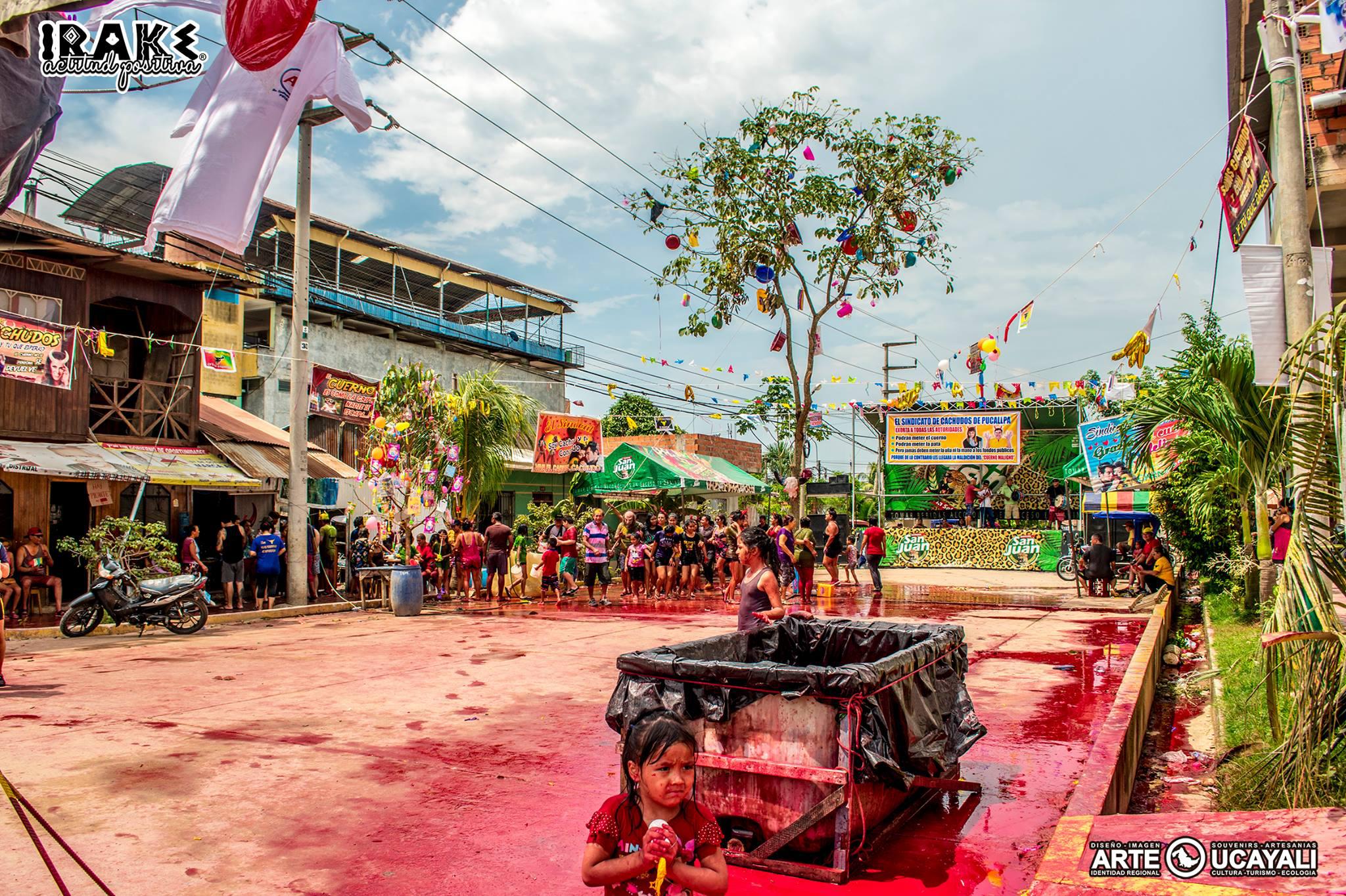  
Sindicato de cuernudos preparan carnaval donde pasearán en el ‘cuernomóvil’ 
FOTOS: SINDICATO DE CACHUDOS DE PUCALLPA 