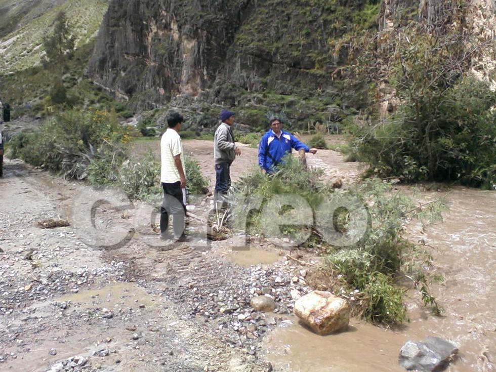 Distrito de Palcamayo queda incomunicado por desborde (Fotos)
