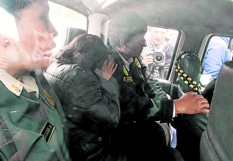 Hombre se suicida dentro de comisaría