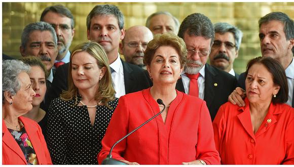 Dilma ​Rousseff denuncia la consumación de un "golpe" de Estado en Brasil