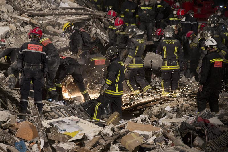 Francia: Ocho muertos tras derrumbe de edificio