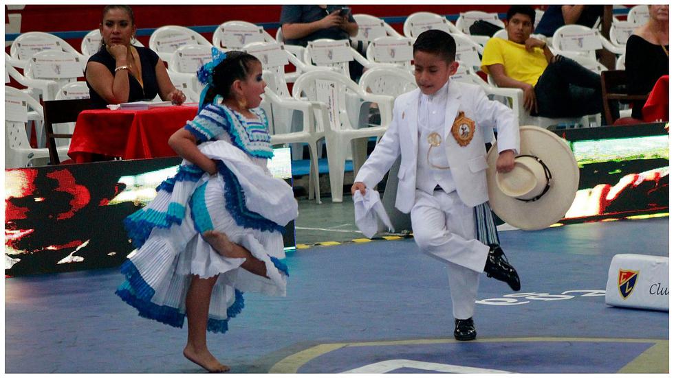 Así se vivió el inicio del Concurso de Marinera (FOTOS Y VIDEO) 