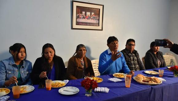 Germán Quispe compartió el desayuno con su familia. Puno. Foto/Difusión.