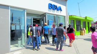 “Marcas” roban a balazos S/ 134,000 de banco en Piura