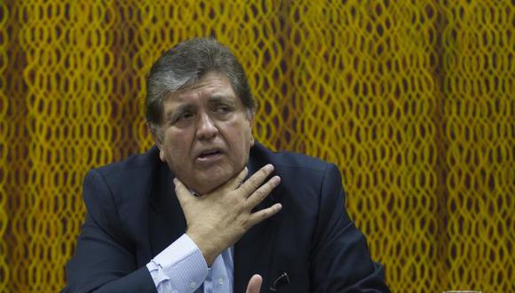 Alan García acusa a Humala de estar relacionado con 'narcoaviones'
