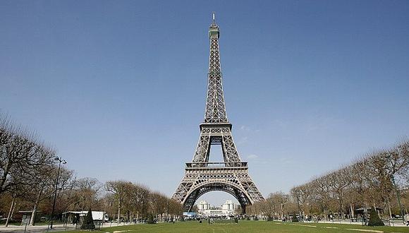 La Torre Eiffel será repintada a brocha por su 130° aniversario