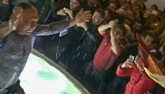 Presidente de la Roma terminó bañándose en una fuente tras eliminar al Barcelona (VIDEO)