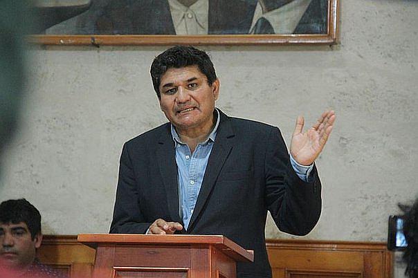 Horacio Zeballos presenta su renuncia a Nuevo Perú