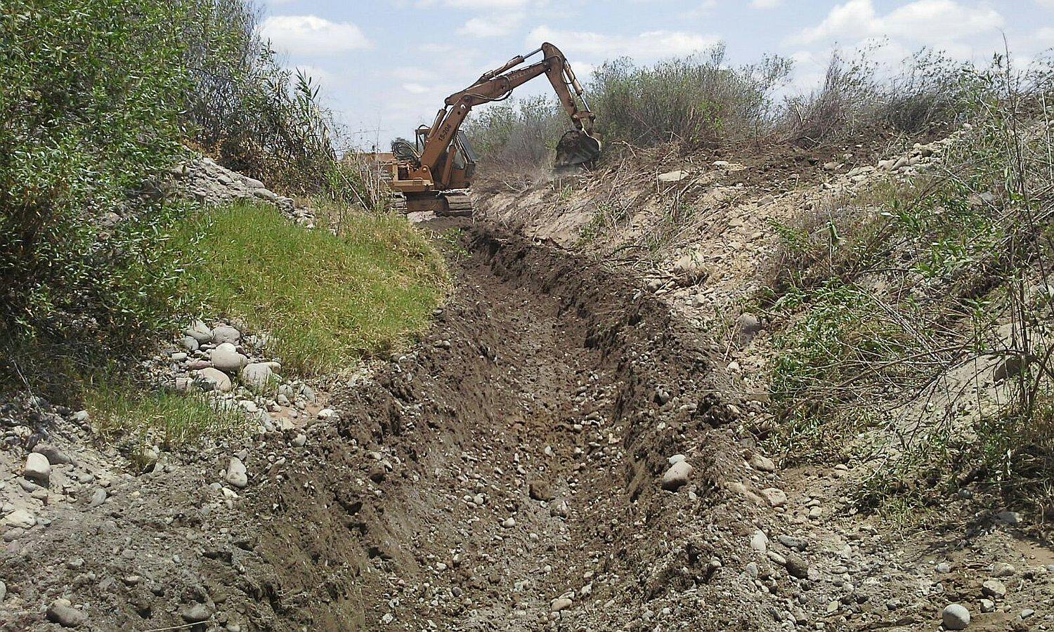 Hacen encauzamiento de cuencas en la región