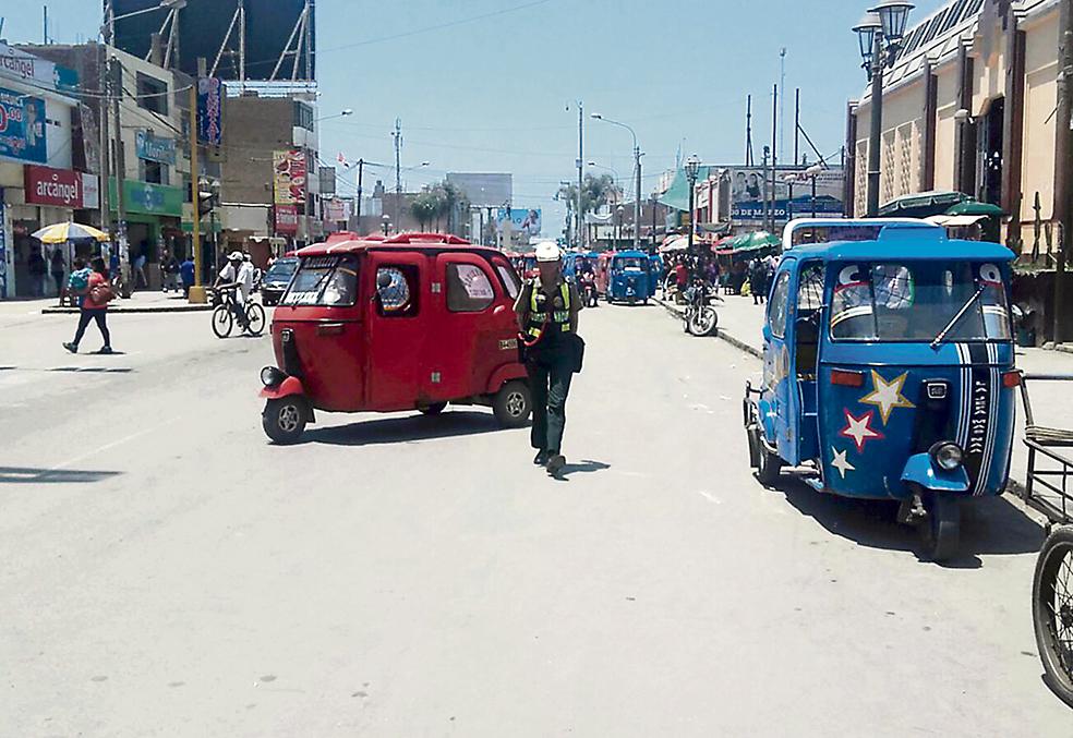 Fiscal libera a choferes agresores de policías en Chincha