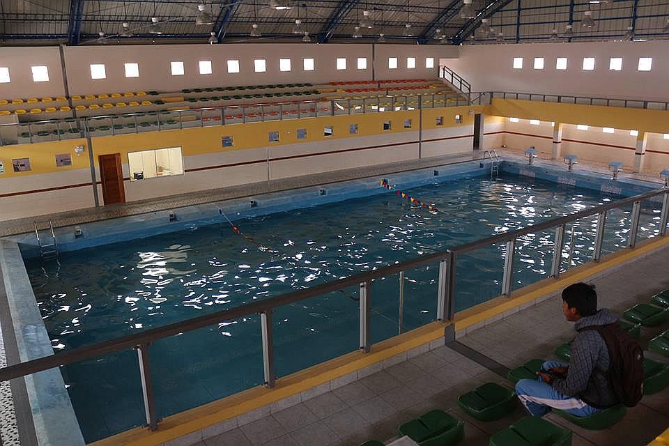 Gran Unidad Escolar San Carlos dispone de piscina semiolímpica