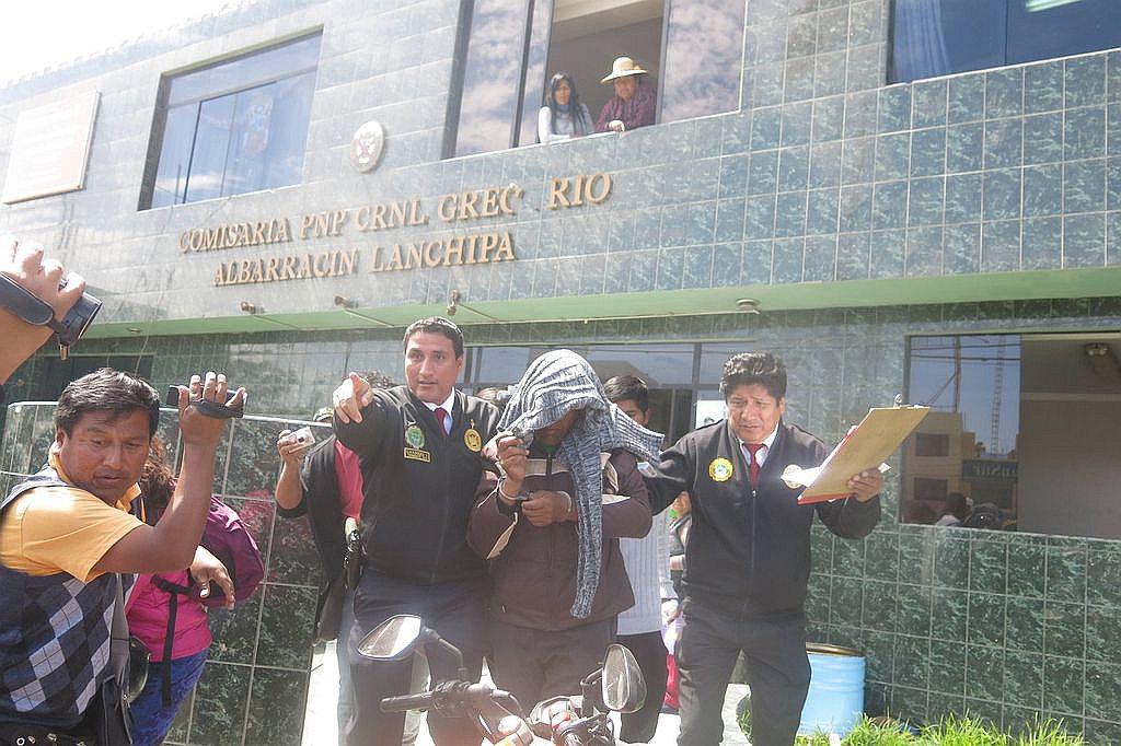 Ocultó su ropa manchada de sangre, pero sus hijas le conminaron a entregarse