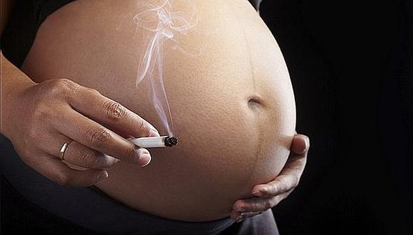 ​Mujeres que fuman exponen a sus bebés a 7 mil sustancias tóxicas en la gestación