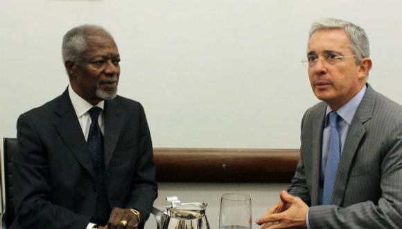 Kofi Annan pide a venezolanos resolver sus diferencias "de forma pacífica"
