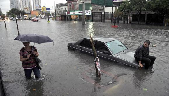 Buenos Aires: Temporal causa inundaciones y destrozos sin víctimas