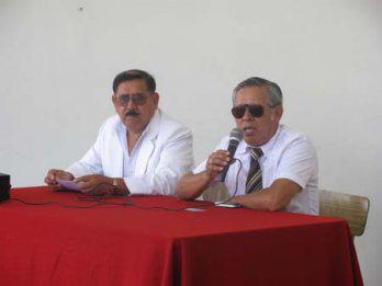 Profesor Alberto Yábar se
 resiste a dejar el rectorado