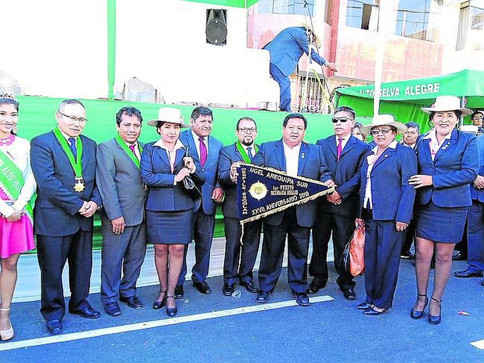 UGEL Sur celebró 27 años  con desfile de 37 delegaciones