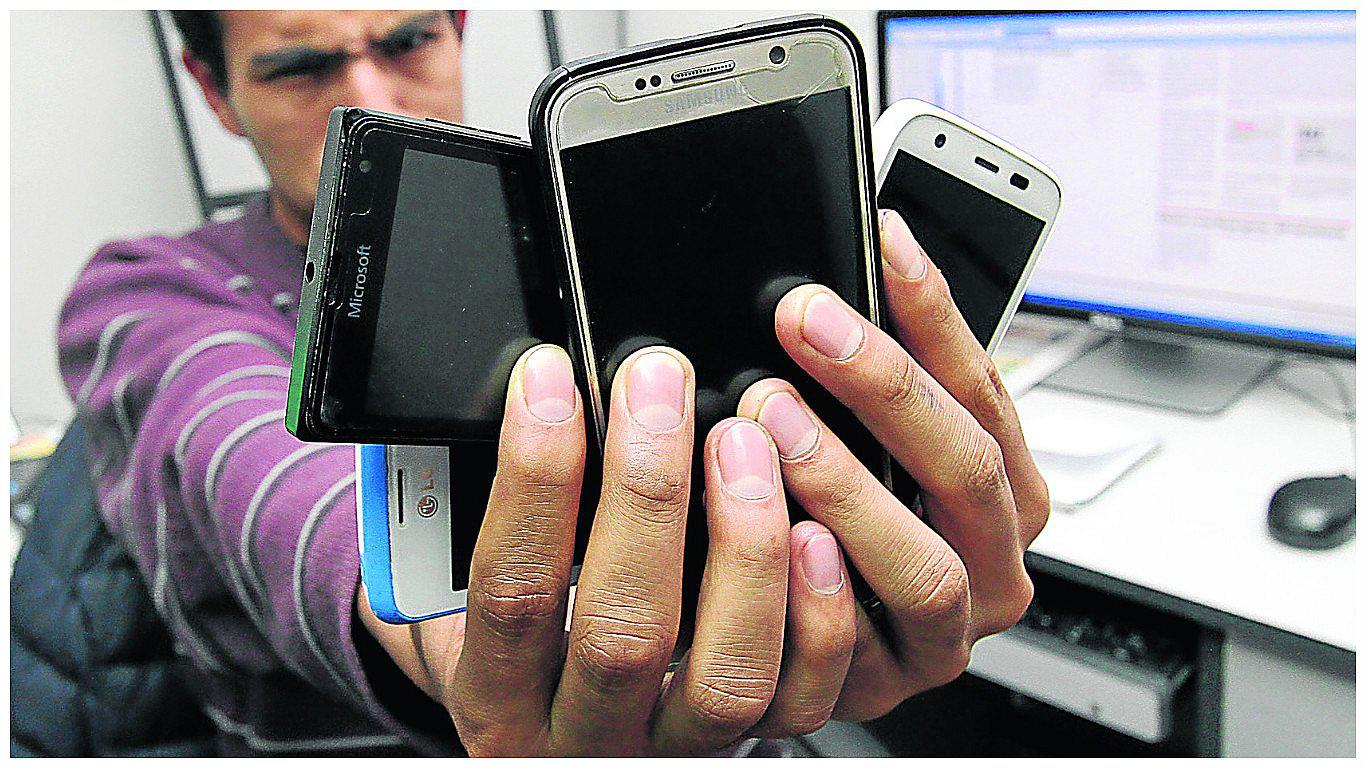 ​Usuarios reclaman a diario el mal servicio en móviles 