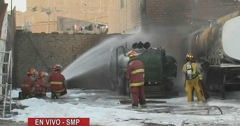 ​Incendio consume almacén de balones de gas en San Martín de Porres