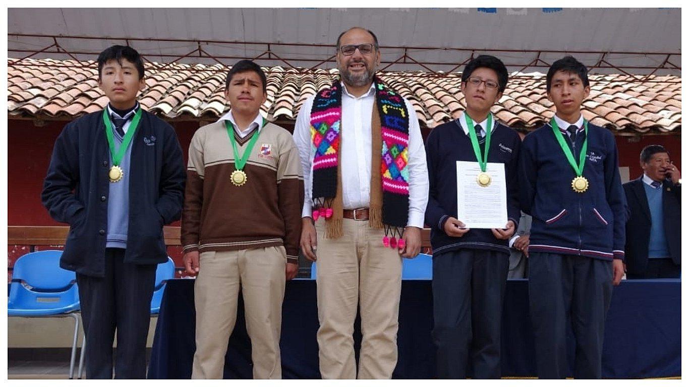 Cuatro de los mejores estudiantes de Matemática del país son de Huancavelica
