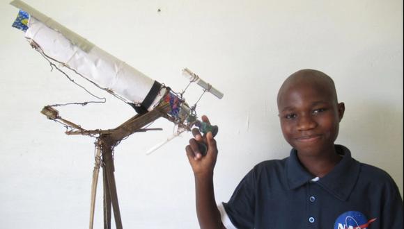 El niño, un aficionado de la astronomía, es hijo del antiguo guardaespaldas y chófer del expresidente de Senegal, Abdou Diouf. (FUENTE: José Naranjo/ El País)