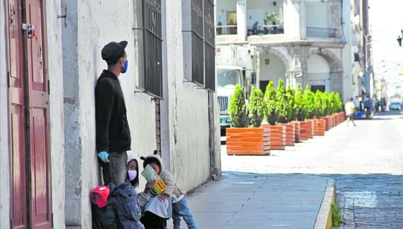 Se ven más mendigos en las calles. Alcalde provincial refirió que está en evaluación reactivar el proyecto de creación de albergue para personas sin hogar. (Foto: Leonardo Cuito)