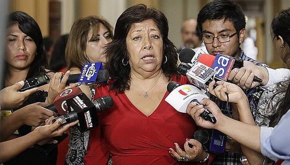 Plantean suspender por 60 días a congresista María Elena Foronda 