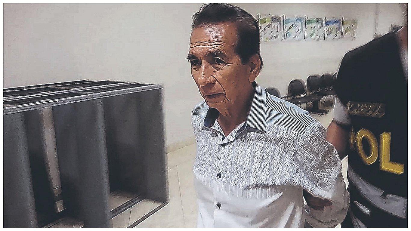 Ricardo Flores a la cárcel junto a cuatro exfuncionarios 