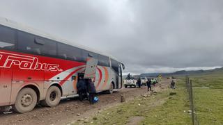 Pasajeros quedan varados en carretera que une a Huancavelica con Lima