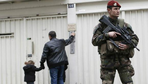 Niños franceses acudieron a su primer día de clases bajo fuertes medidas de seguridad