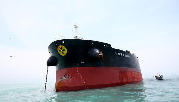 El Mare Doricum permanece incautado mientras las autoridades determinan las responsabilidades en el derrame de petróleo el pasado 15 de enero. (Foto: Minam)