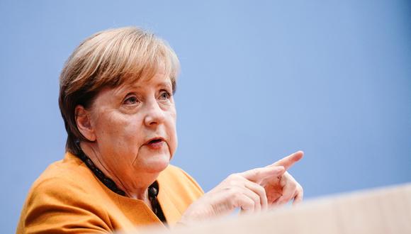 La canciller alemana, Angela Merkel, da una conferencia de prensa sobre la situación actual en medio de la nueva pandemia de COVID-19. (Kay Nietfeld / POOL / AFP)