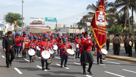 Escolares desfilaron por Fiestas Patrias en Chiclayo (VIDEO)