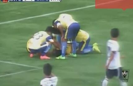 India: Futbolista anota gol, lo celebra y muere (VIDEO)