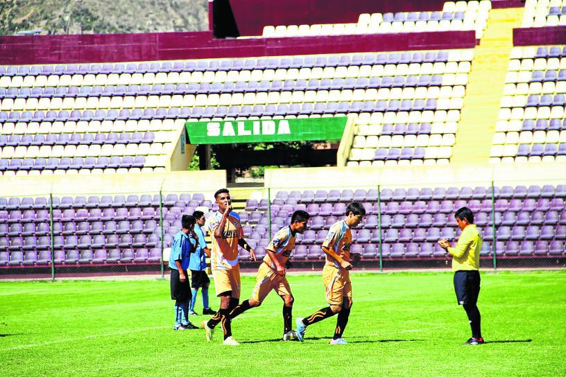 Equipo de "Pumas" avanzan a semifinales
