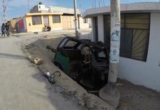 Mototaxi se precipita en frontis de vivienda por falta de muro de contención en Pisco