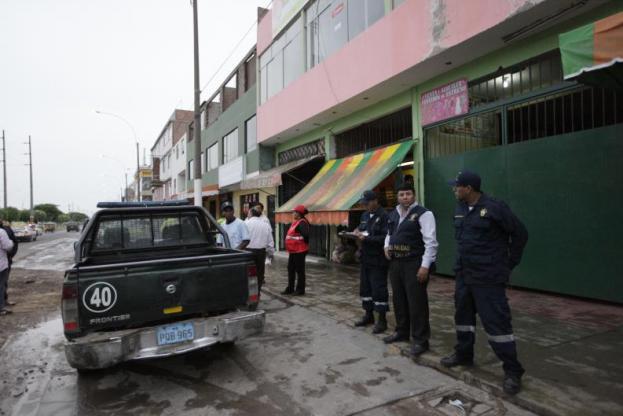 Desalojan a comerciantes de la 'paradita' del Callao