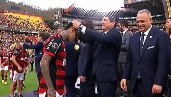 Agustín Lozano estuvo presente en la premiación de Flamengo en Guayaquil. (Captura: ESPN)