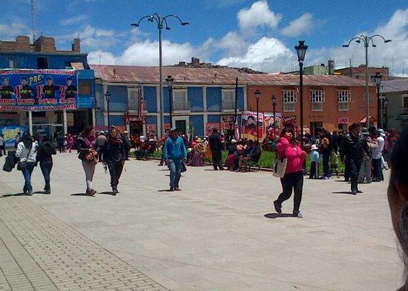 Academias “invaden” parque Pino de Puno