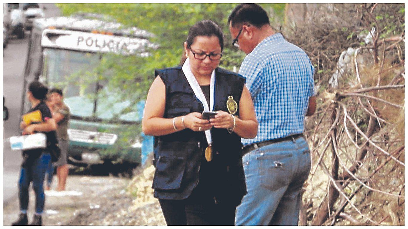 Asesoría legal de la Policía presenta queja contra fiscal que investiga a agente Miranda 