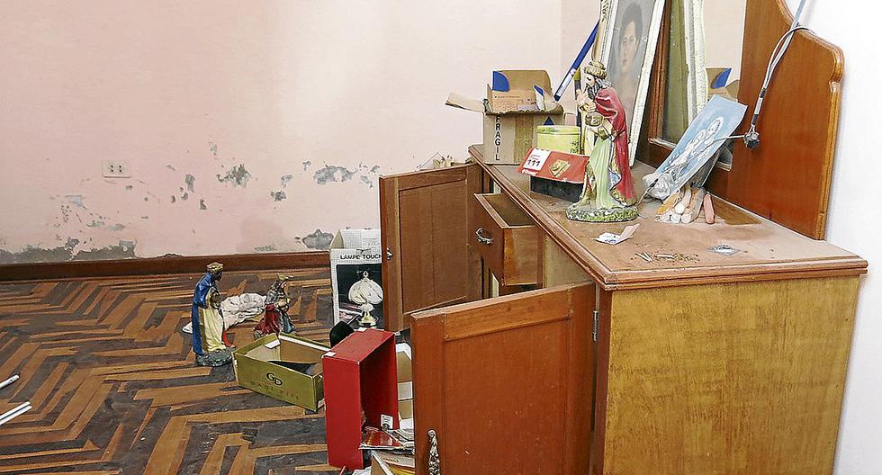 Sujetos roban muebles, puertas, servicios de casa, valorizados en 20