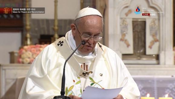 Papa Francisco llama al diálogo de las dos Coreas en su última misa en Seúl