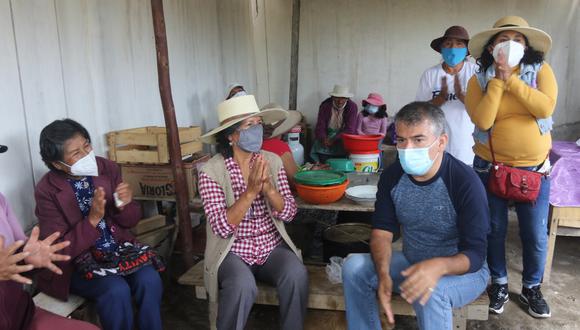 Julio Guzmán visitó la olla común en el distrito de Socabaya| Foto: Eduardo Barreda