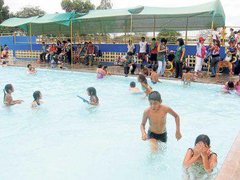 Piscina de Club del Pueblo tiene hongos