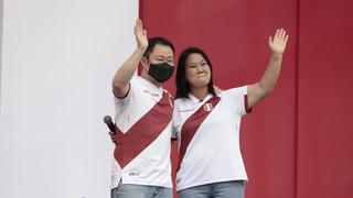 Kenji Fujimori reapareció junto a su hermana Keiko Fujimori tras suspenderse debate en Santa Mónica