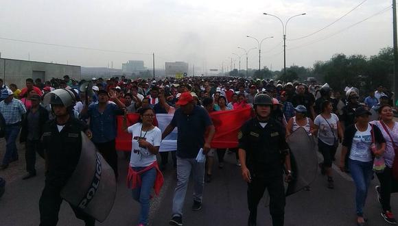 Chosica: Miles de pobladores marchan al Centro de Lima para exigir obras por los huaicos 