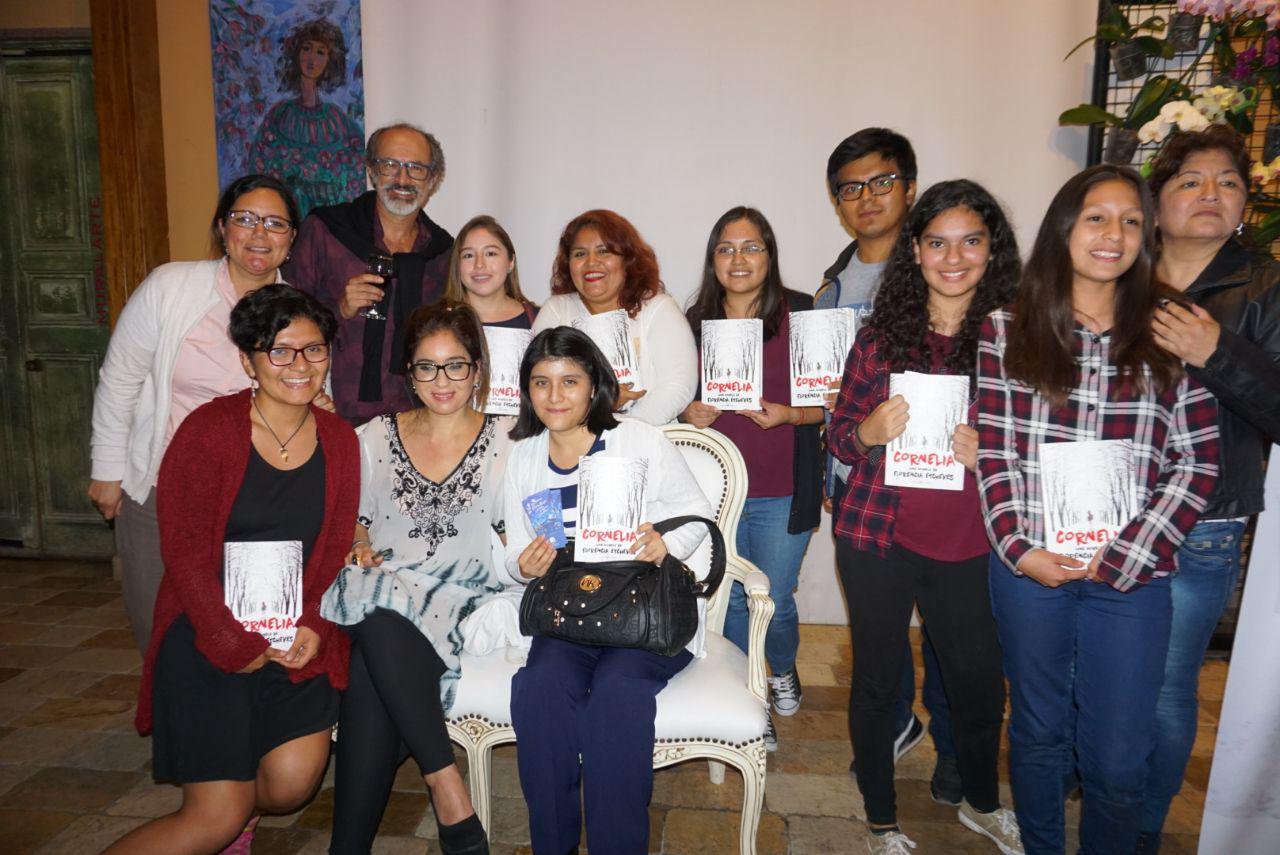 Sinopsis, el club donde puedes leer un libro al mes y comentarlo con otros amantes de la lectura