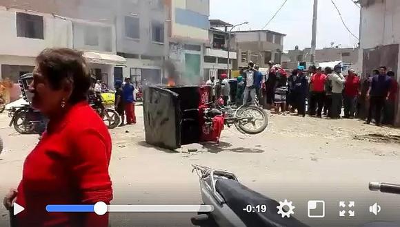 Chiclayo: Pobladores queman mototaxi de ladrones en José Leonardo Ortiz (VIDEO)